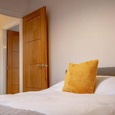 Bristolshortstays - Kingswood Apartment